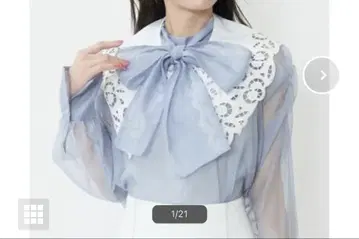 윌 셀렉션 자수 카라 블라우스 블루