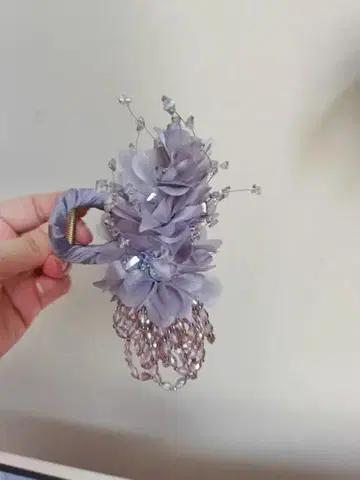 연보라색 꽃 장식 헤어 액세서리
