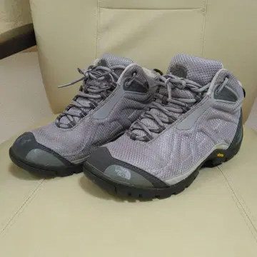 The North Face 아웃도어 신발 그레이 24cm