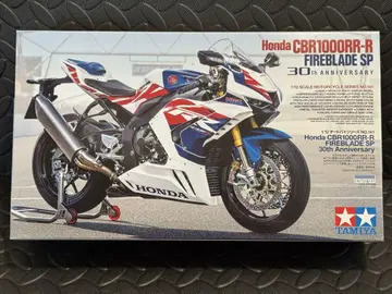 타미야 혼다 CBR1000RR-R FIREBLADE SP 30th