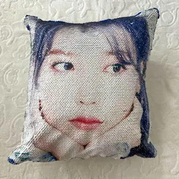 IU Love Poem 쿠션