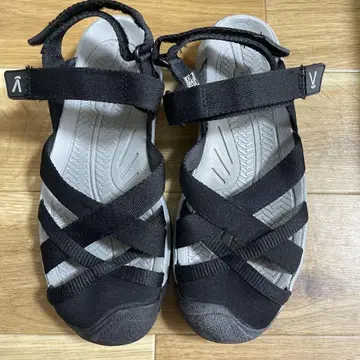KEEN 샌들 블랙