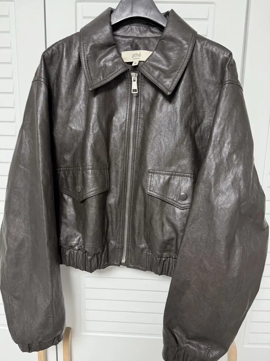 24FW Ahtte Vanessa Bruno Leather Zip-Up Jacket