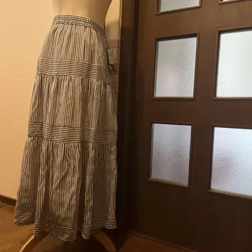 신상품 스트라이프 티어드 롱 스커트 미사용