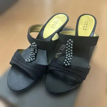 YOSHIE INABA 비즈 장식 오픈토 샌들 24.5cm
