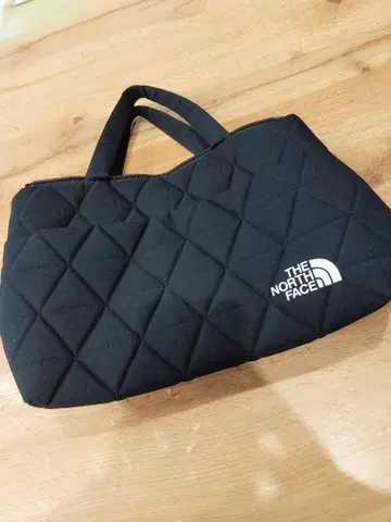 THE NORTH FACE 퀼팅 토트백 블랙