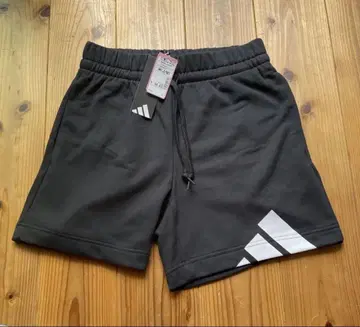 이번 시즌 adidas 블랙 숏팬츠 여성용