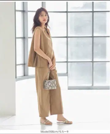 새상품 고베 레터스 팬츠 플리츠 디자인 셋업 M
