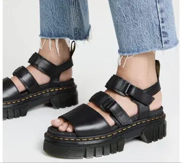 Dr.Martens 닥터마틴 RICKI 3-STRAP SANDAL