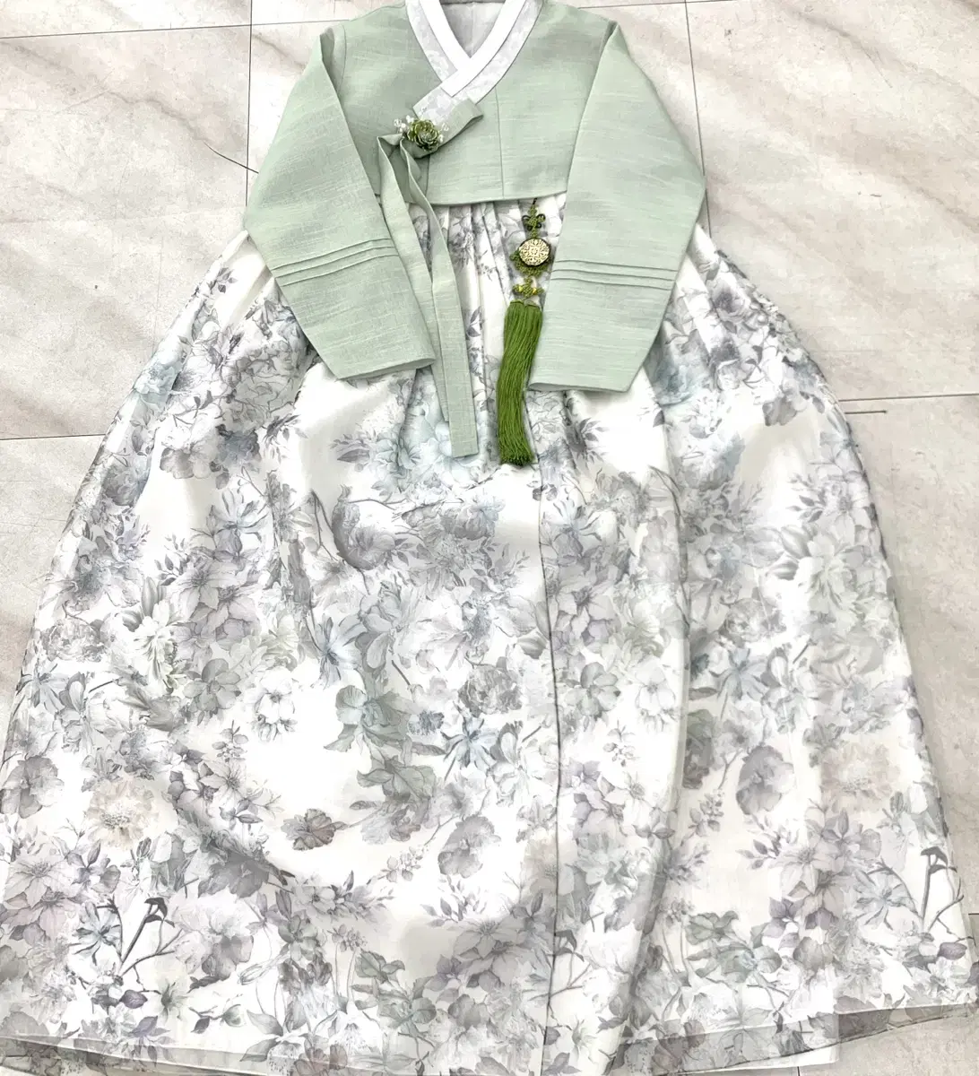 <Jeogori+Chima+Norigae+Brooch> Women's Hanbok, Ladies' Hanbok