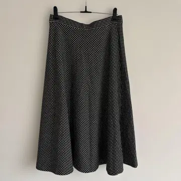 M-PREMIER BLACK 도트 플레어 스커트
