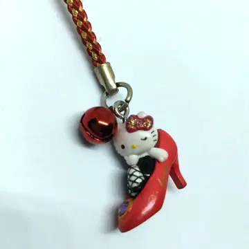 레어 아이템  지역 특산품  나카스 버전  헬로키티 빨간 하이힐 스트랩