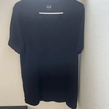 쓰리 도츠 V넥 티셔츠