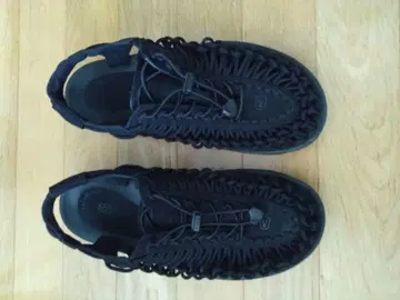 KEEN uneek 킨 유니크 샌들