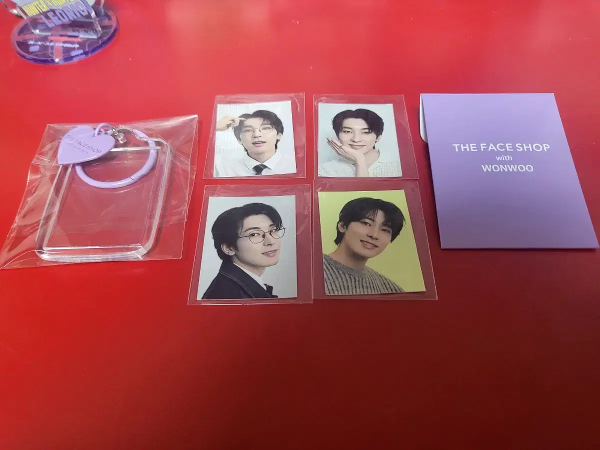 THEFACESHOP Wonwoo ID Photo Keyring Set