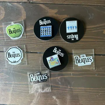 The Beatles 핀 배지 3개