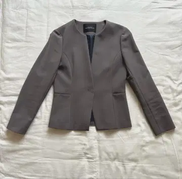 그린 라벨 릴랙싱 노카라 자켓 올리브