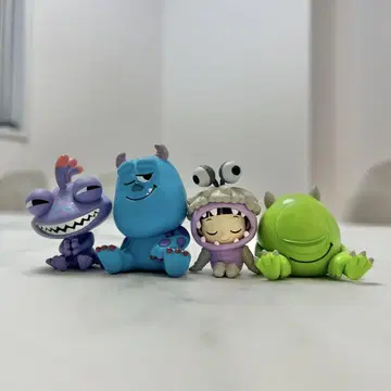 어깨 쿵 fig. 몬스터즈 잉크