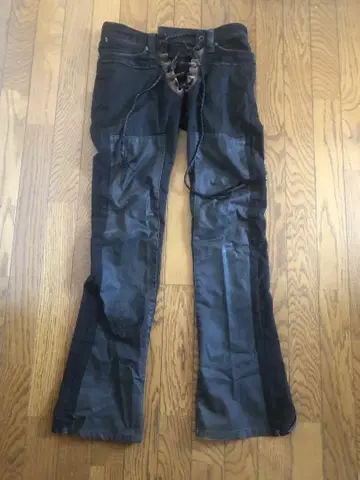 hyde 입은 SERA 부츠 컷 데님 레이스업