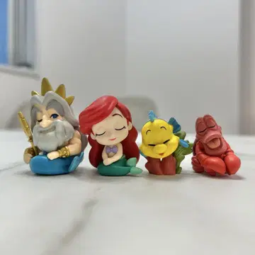 어깨 쿵 fig. 인어공주
