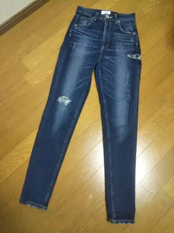 새상품급 GYDA various ripped H/W 스키니 데님 M