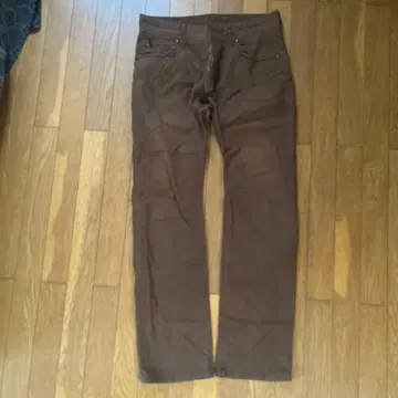 브라운 슬림 핏 치노 팬츠