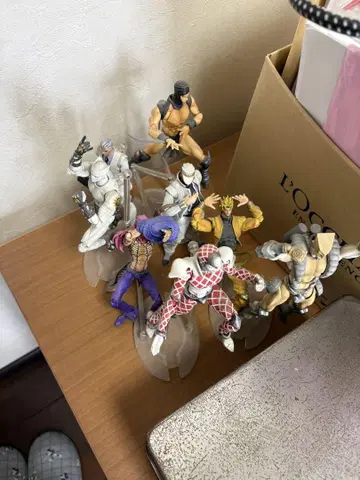 죠죠의 기묘한 모험 초상 가능 피규어 8개 세트