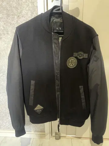Armani Exchange 블랙 점퍼