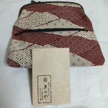 기네야 코긴 자수 안아