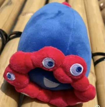 부드럽고 쫄깃쫄깃한 귀여운 누워있는 봉제 인형