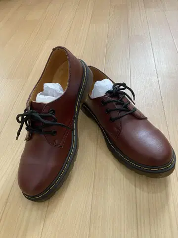 Dr. 마틴 같은 3홀 신발
