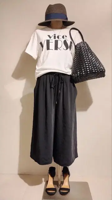 협의 중 C6075 이지 큐롯 팬츠 모노톤 코디