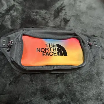 THE NORTH FACE 바디백 오렌지 그라데이션
