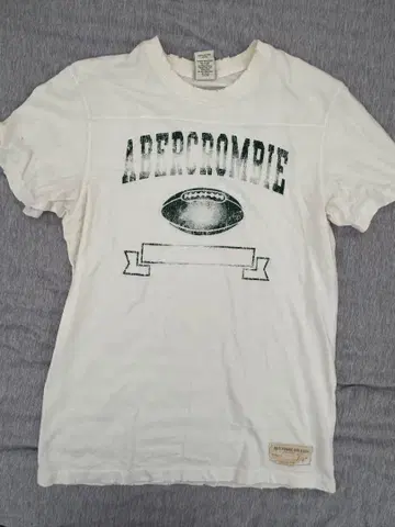 Abercrombie 풋볼 프린트 티셔츠 M