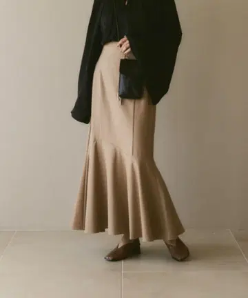 moi tytto 커브 절개 머메이드 스커트