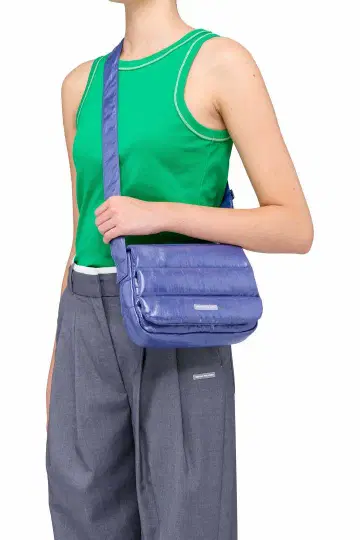 Glazed Poofy Bag 쿠션 디자인 나일론 숄더백