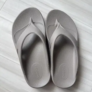 oofos 베이 23cm