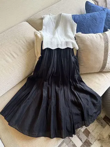 UNITED ARROWS 블랙 플리츠 스커트