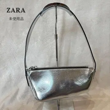 미사용품 ZARA 자라 메탈릭 비대칭 숄더백 실버