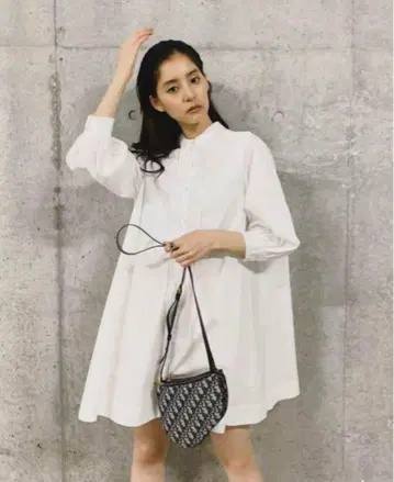 아메리 메디 박스 튜닉 셔츠
