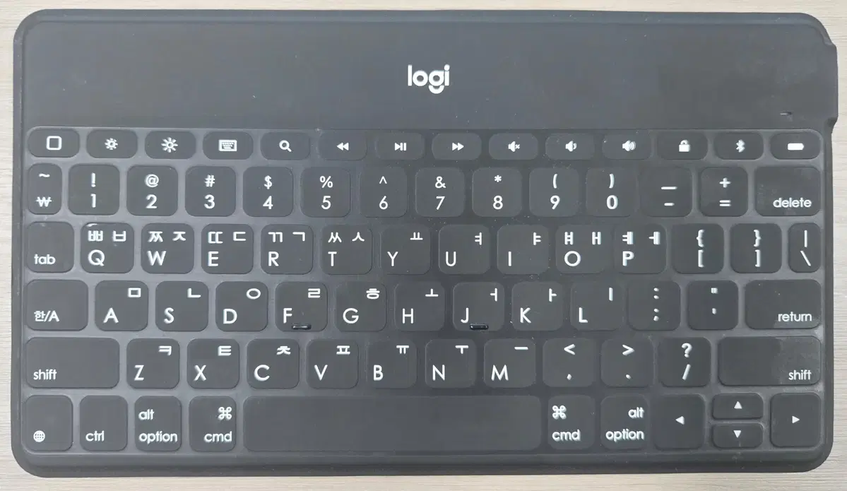 Logitech KEYS-TO-GO 5-Pin Bluetooth Keyboard