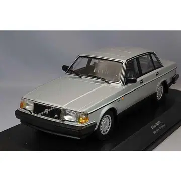 미니 챔프스 1/18 볼보 240 GL 브레이크 1986 실버 한정판