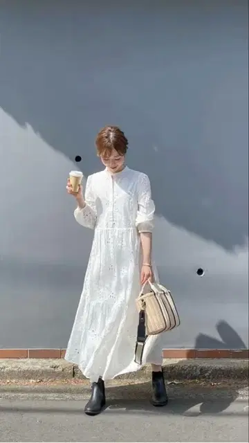 자라 컷워크 자수 원피스 화이트