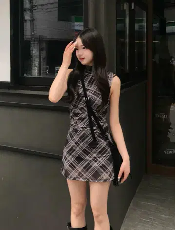 emmy 슬리브리스 체크 타이트 미니 원피스