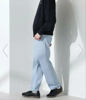 MC TIMELESS WARDROBE 레귤러 핏 데님 251