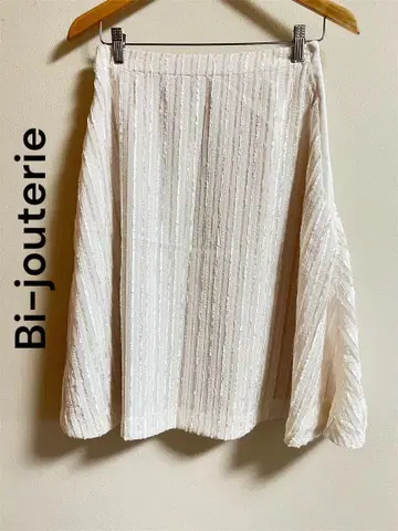 택 포함 새상품 Bi-jouterie 비쥬테리 화이트 스커트 FREE