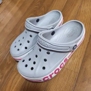크록스 그레이 클로그 샌들