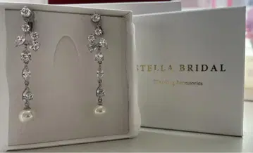 STELLA BRIDAL 펄 장식 롱 귀찌