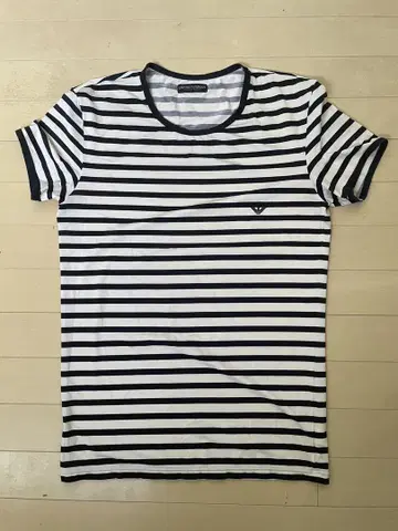 엠포리오 아르마니 EMPORIO ARMANI 티셔츠 네이비 보더