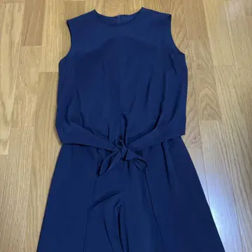 Mila Owen 슬리브리스 네이비 셋업 사이즈 1